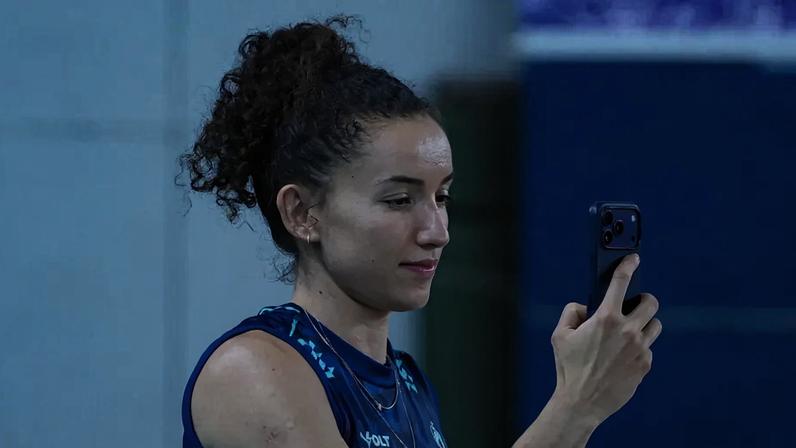 Gabi filmou 'manchetão' do treino do Brasil antes do jogo contra a Bulgária pela VNL (Foto: Patricy Albuquerque/CBV)