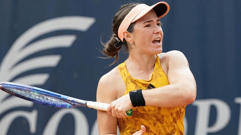 Gabriela Cé vence e avança às quartas na Itália