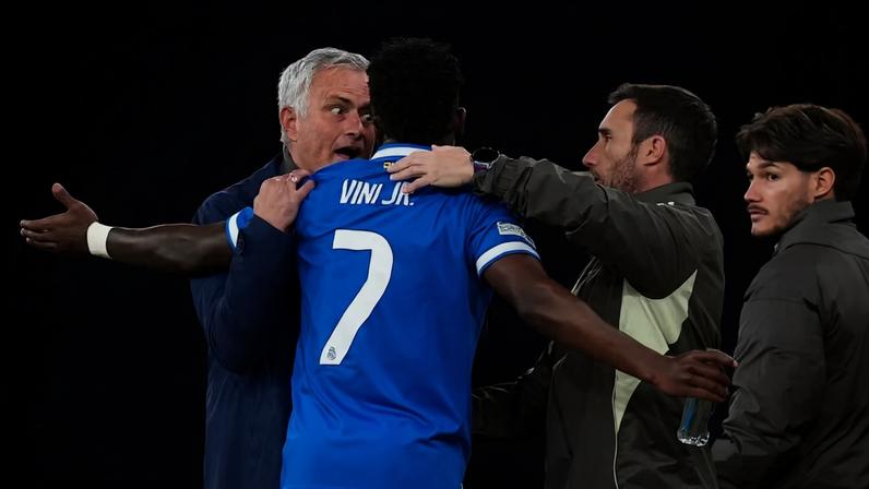 Benfica confirma saída de José Mourinho rumo ao Real Madrid