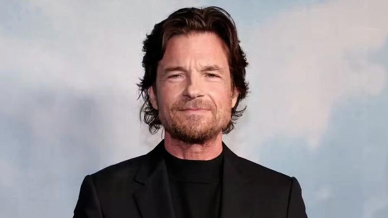 Jason Bateman afirma ter sustentado a família como ator mirim sob pressão