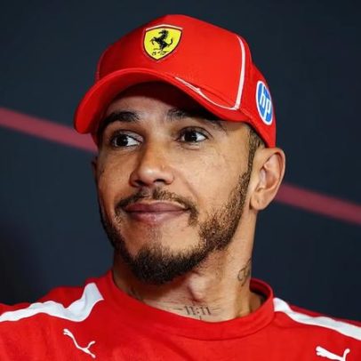 Chefe da Mercedes destaca volta por cima de Hamilton
