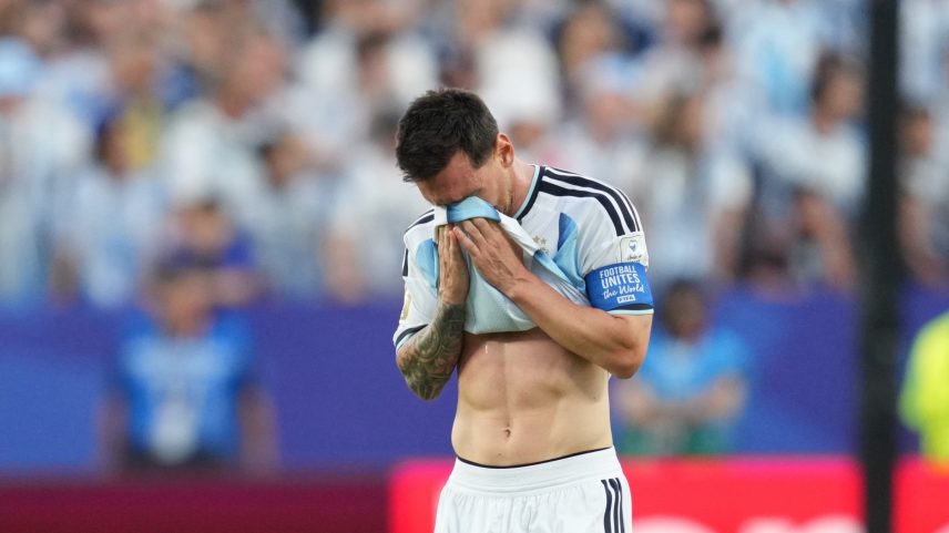 Messi chora ao comemorar gol da Argentina — Foto: Ulrik Pedersen/NurPhoto via Getty Images