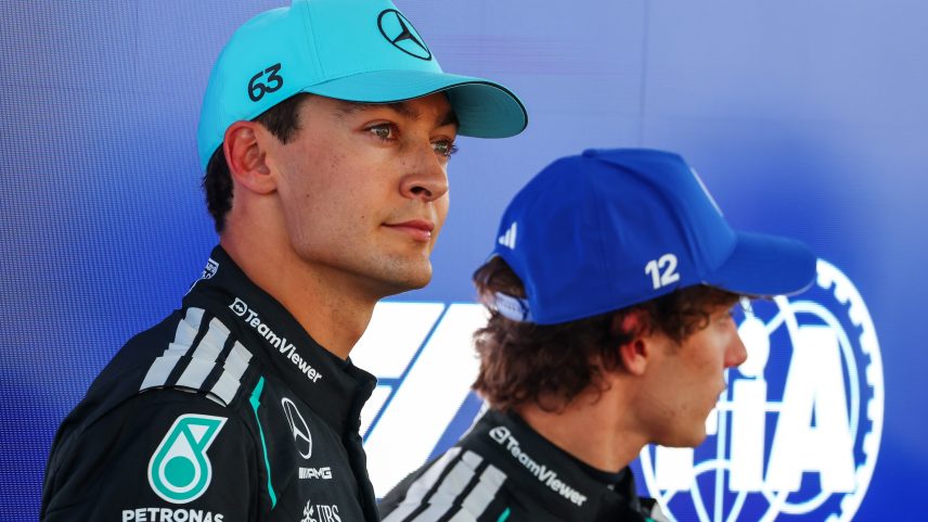 George Russell e Kimi Antonelli após classificação para o GP de Barcelona-Catalunha — Foto: Sam Bloxham/LAT Images
