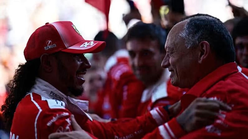 Ferrari freia euforia após reação de Hamilton e mantém o foco