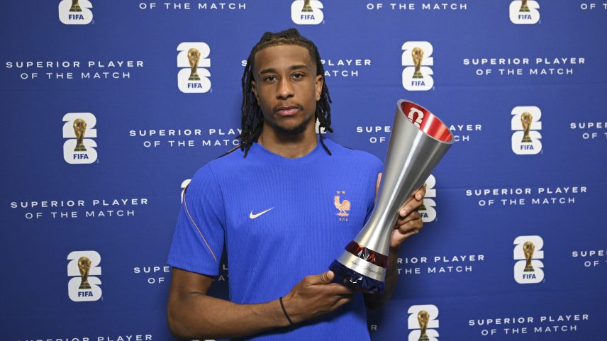 Olise eleito o melhor jogador em vitória da França — Foto: FIFA/FIFA via Getty Images