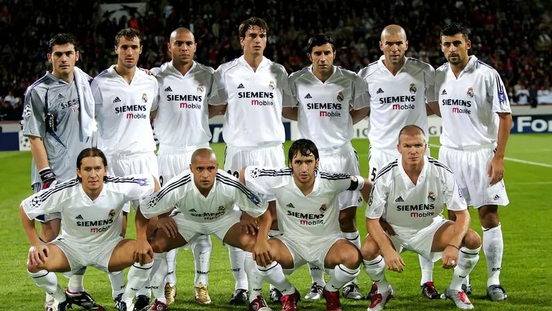 Real Madrid em 2004 — Foto: Christof Koepsel/Getty Images