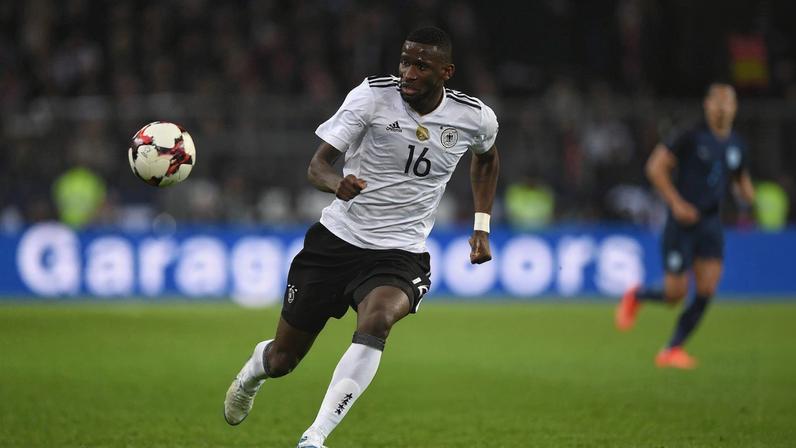Rudiger chega a acordo para renovar com o Real Madrid — Foto: Mateo Villalba/Getty Images