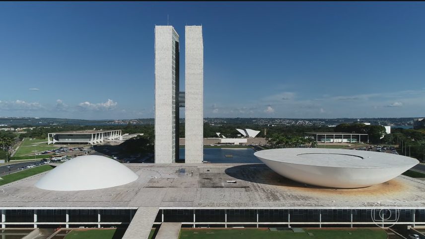 Estudo mostra baixa relevância e transparência das emendas parlamentares individuais — Foto: Jornal Nacional/ Reprodução