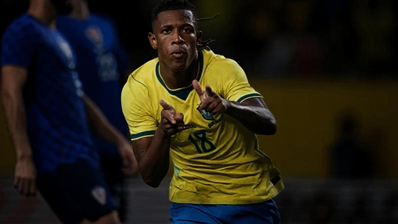 Palmeiras mantém confiança em contratar Danilo, aguardando Copa e Botafogo