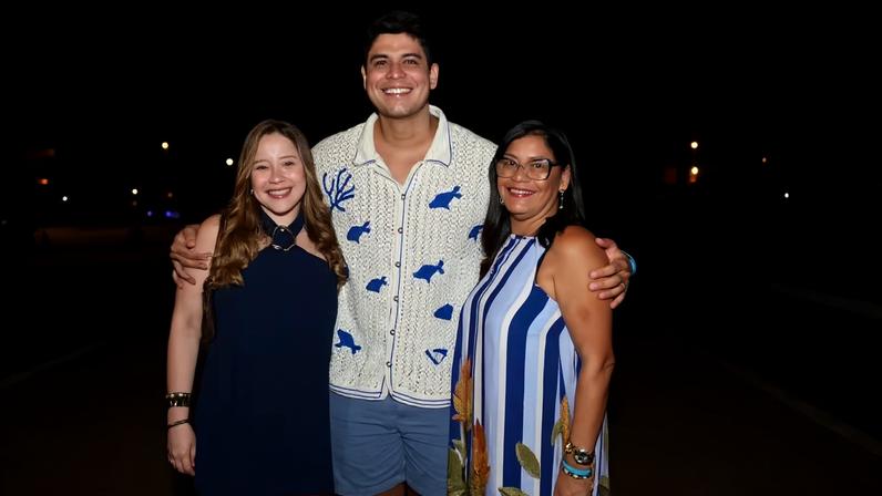 Ex-BBB Guilherme e a esposa, Letícia Tavares, e a ex-BBB Dona Delma — Foto: Leo Franco e Natalia Rampinelli/ Agnews
