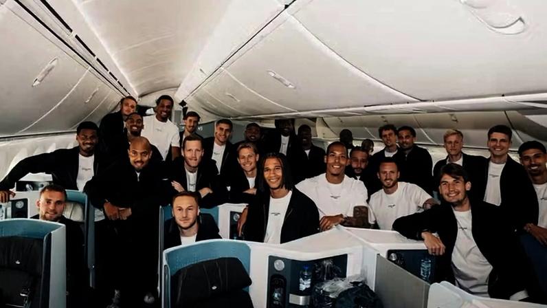 Holanda chega aos EUA a dez dias da estreia da Copa do Mundo