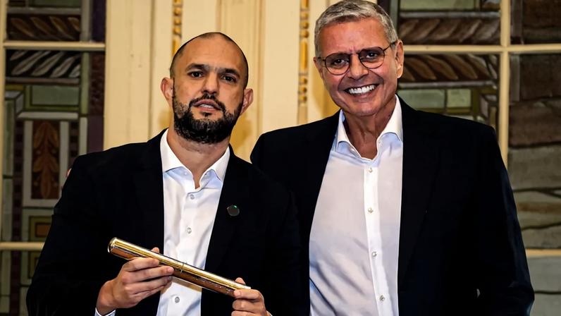 Mattheus Montenegro ao lado de Ricardo Tenório na posse da presidênica do Fluminense (Foto: Marina Garcia/ Fluminense FC)