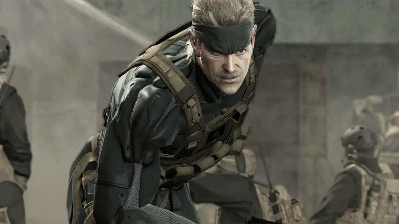 Old snake prepares to launch into the fight.