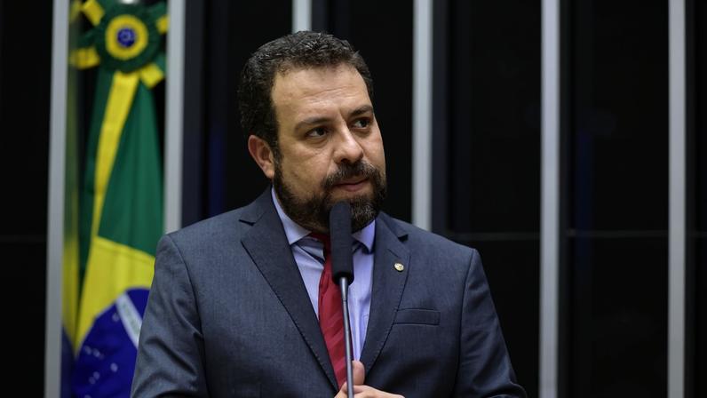 Guilherme Boulos (foto) não buscará reeleição como deputado. (Foto: Zeca Ribeiro/Câmara dos Deputados)