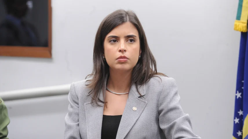 PL da Misoginia avança na Câmara e pode punir discursos nas redes