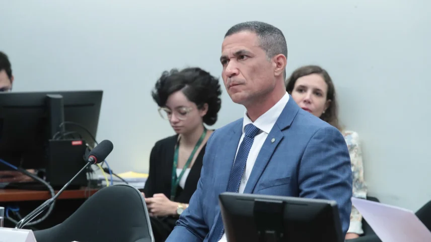 Redução da maioridade penal avança após aprovação na CCJ
