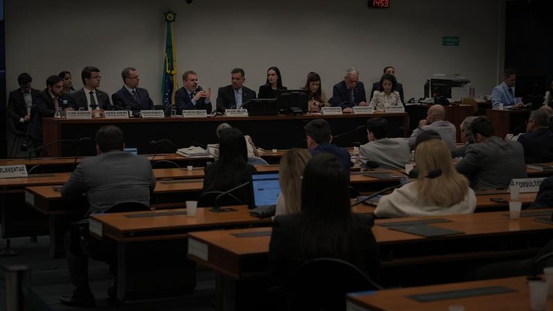 CCJ da Câmara adia pela segunda vez análise de PEC sobre redução da maioridade