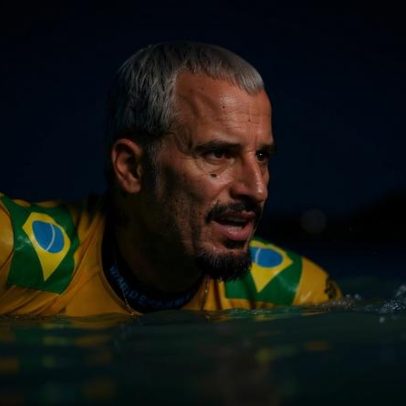 Italo Ferreira supera Gabriel Medina e avança à final em El Salvador
