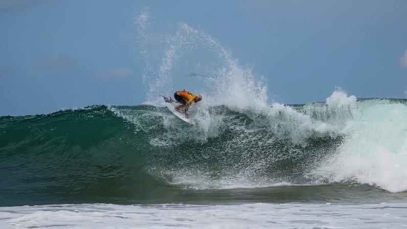 Ítalo Ferreira na etapa de El Salvador de surfe — Foto: Aaron Hughes/WSL