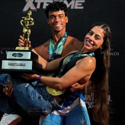 Filho e nora de Xanddy e Carla Perez saem para comer após 4 meses