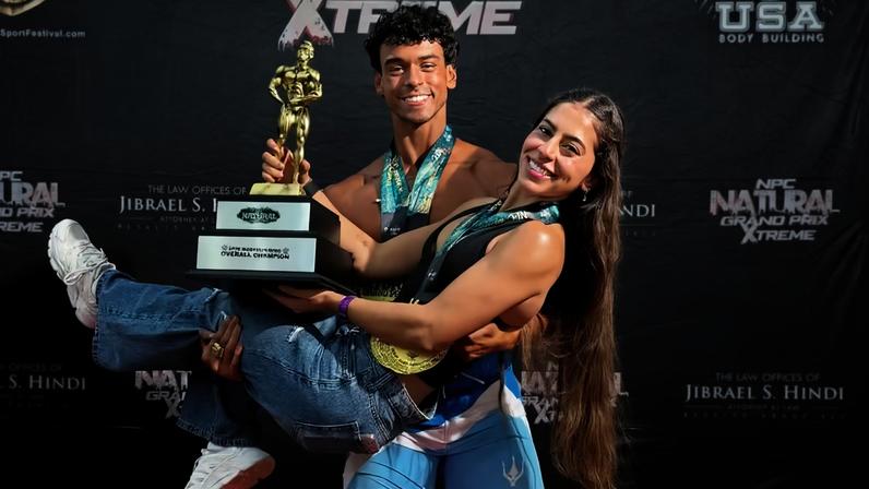 Victor Alexandre, filho de Xanddy e Carla Perez, e Jarline Batista — Foto: Reprodução | Instagram