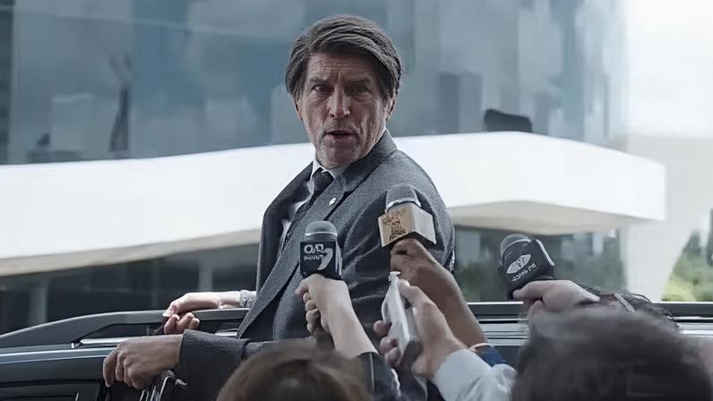 O ator norte-americano Jim Caviezel interpreta o ex-presidente Jair Bolsonaro no filme 'Dark Horse' — Foto: Reprodução