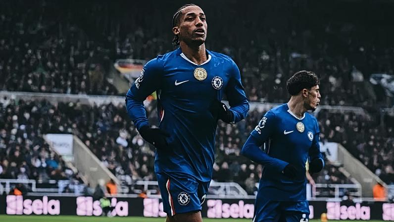 João Pedro comemora gol pelo Chelsea