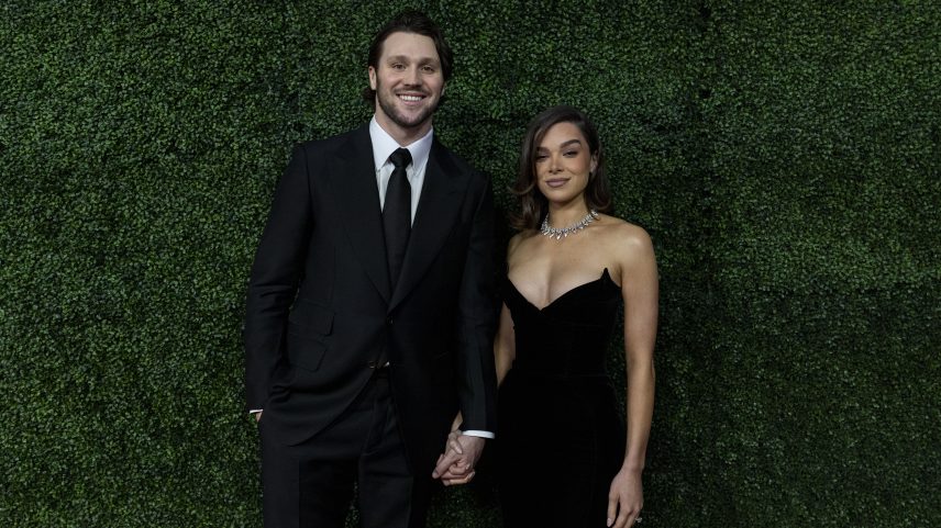 Hailee Steinfeld revela o nome da filha com Josh Allen