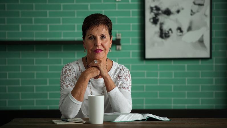 Joyce Meyer durante anúncio de sua última passagem ministerial pelo Brasil em 2027