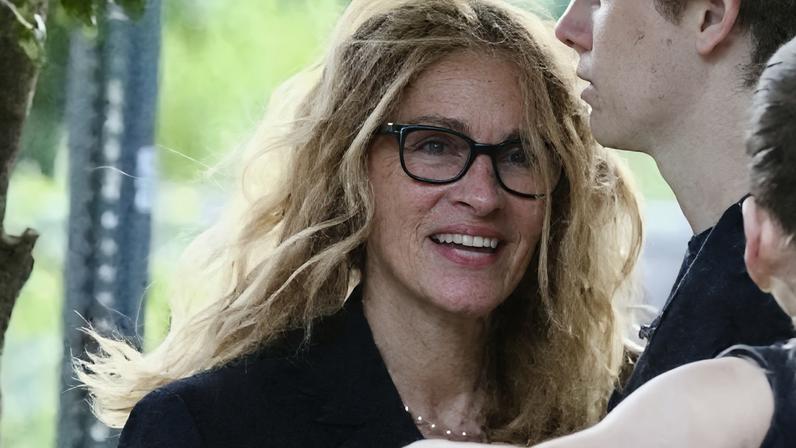 Julia Roberts celebra aniversário de 19 anos do caçula