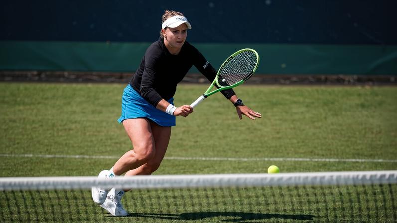 Krejcikova domina na Holanda; Ruse reencontra Mertens
