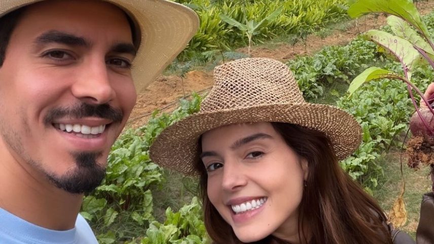 Giovanna Lancellotti mostra 'filha' em plantação na fazenda