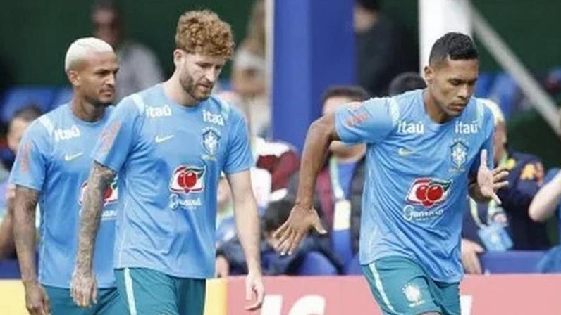 Leo Pereira e Alex Sandro estão entre os convocados do Flamengo que vão disputar a Copa; clube teve nove selecionados ao todo por quatro países diferentes