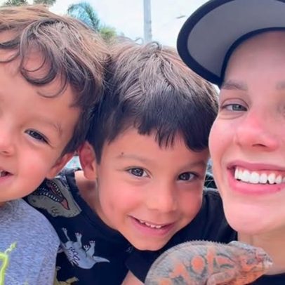 Letícia Navas, ex-TV Globinho, passeia com filhos e cameleoa de estimação