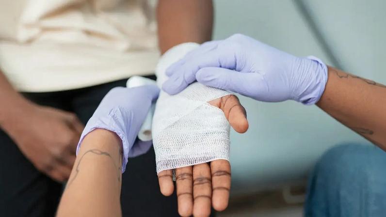Cura de Naamã descrita em 2 Reis 5 revela lições sobre humildade e orgulho.