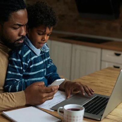 Liderar a família em crise financeira com fé — guia prático