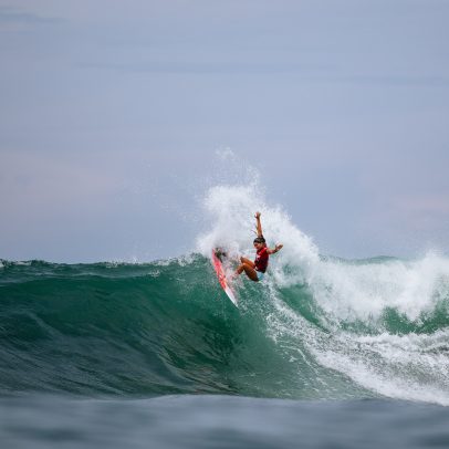 Luana Silva é eliminada por Carissa Moore nas quartas da WSL em El Salvador