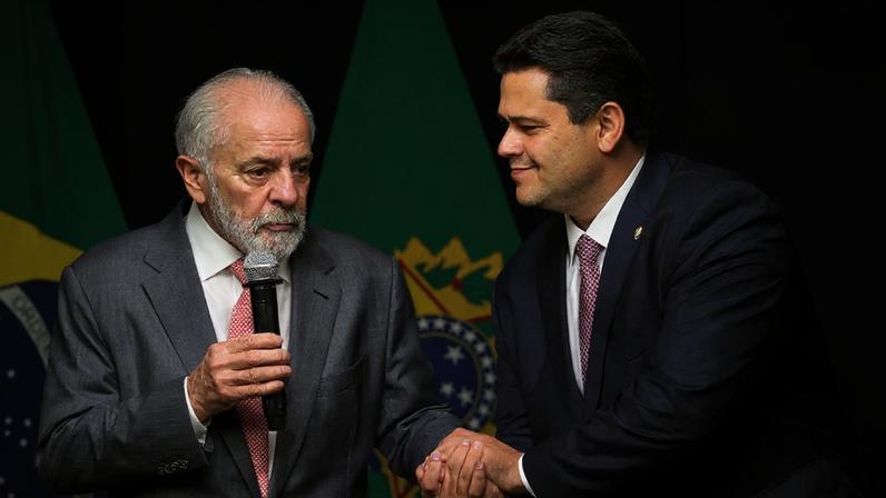 Lula e Alcolumbre estão com as relações rompidas desde o ano passado. (Foto: Fábio Rodrigues-Pozzebom/Agência Brasil)