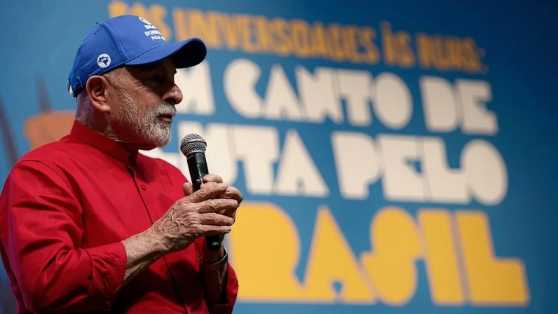 Presidente Lula discute sistema eleitoral brasileiro e ONU em reunião do G7.