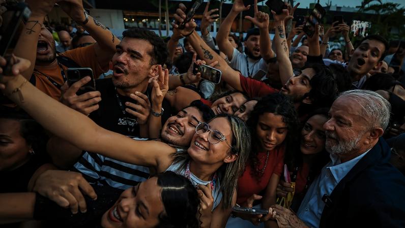 Atento a tendência do "Socialismo Gen Z", presidente Lula (PT) busca aproximação a jovens. (Foto: Ricardo Stuckert / PR)