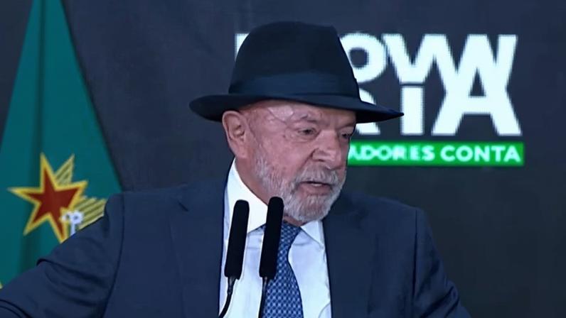 12.jun.2026 - Lula em cerimônia de anúncio de linha de crédito para motos a entregadores de apps