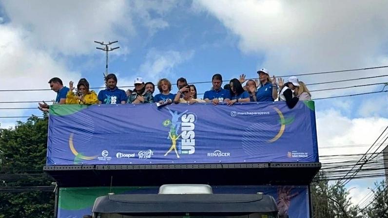 Marcha para Jesus tem a presença de Messias, Flávio, Tarcísio e outros políticos