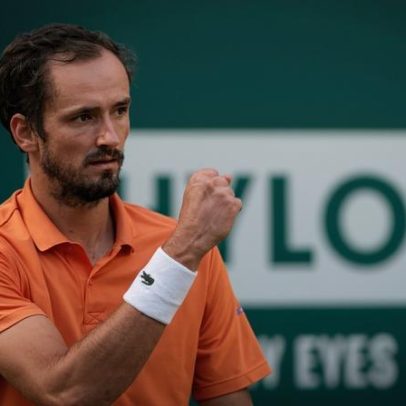Medvedev, atual vice-campeão, vence em Halle e anima russos