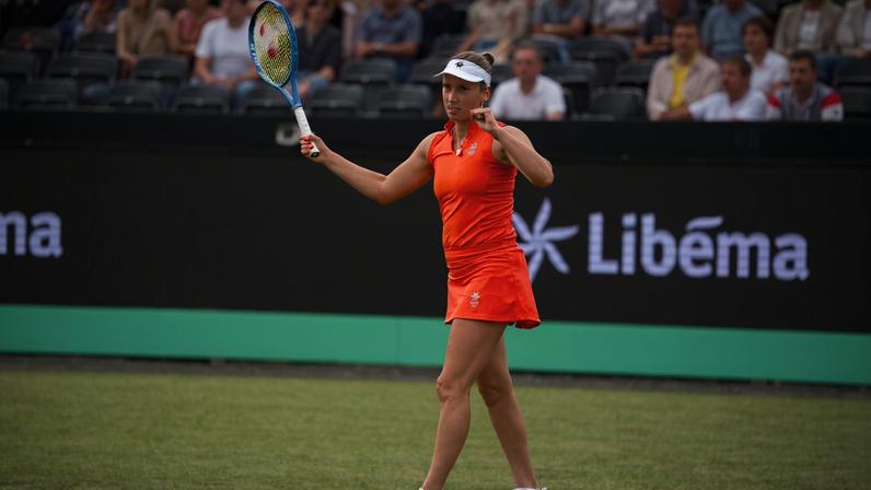 Mertens vence Andreescu na Holanda; Alexandrova e Badosa caem