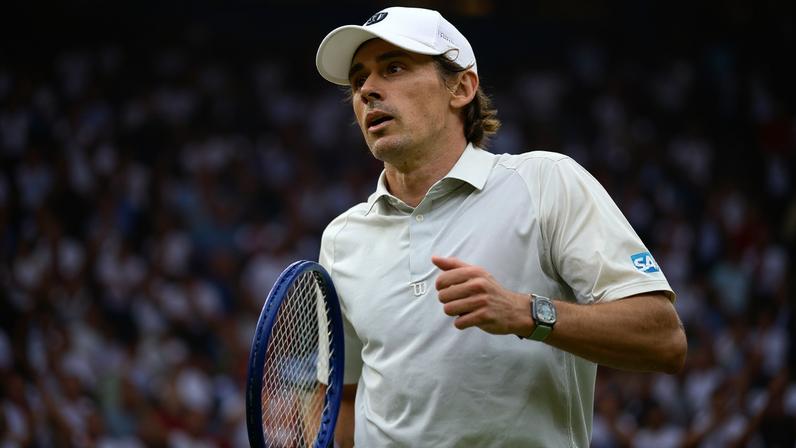 De Minaur avança em Queen's; Lehecka elimina Majchrzak