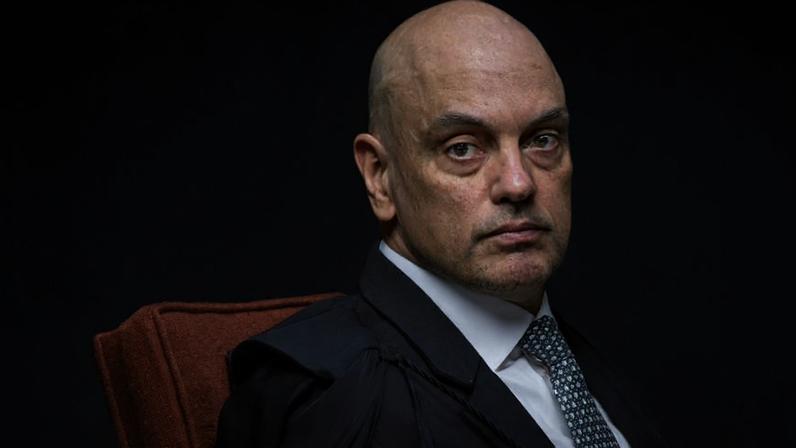 Moraes vota pela condenação de Eduardo Bolsonaro por coação à Justiça