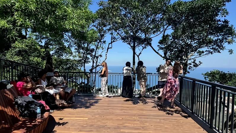 Novo mirante aos pés do Cristo Redentor é inaugurado no Parque da Tijuca