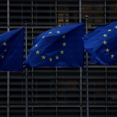 Setor privado da zona do euro recua em maio, PMI aponta inflação por guerra