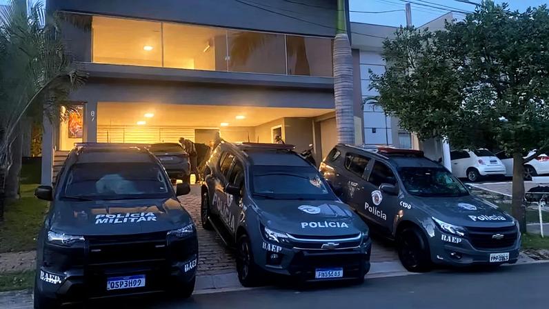 Chefe da Polícia Civil e ex-policial presos por suspeita de ligação com o PCC