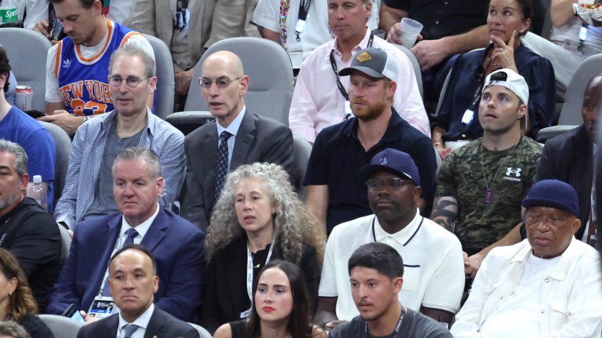 Príncipe Harry fica na 8ª fila em Knicks x Spurs; celebridades ficam na quadra